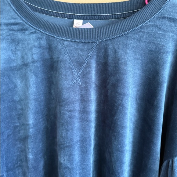 Gilligan & O'Malley Teal Blue Velour Sweatshirt - Picture 3 of 7